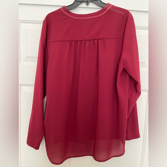 Liz Claiborne Career NWOT long sleeve vneck top blouse size Large- deep maroon - Picture 5 of 8